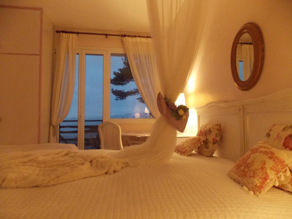 B&B Le Camelie Del Bosco Baiardo Room photo